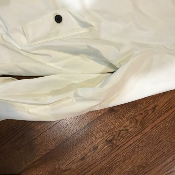 White Nautica wind breaker, basically new!! - Picture 6 of 7